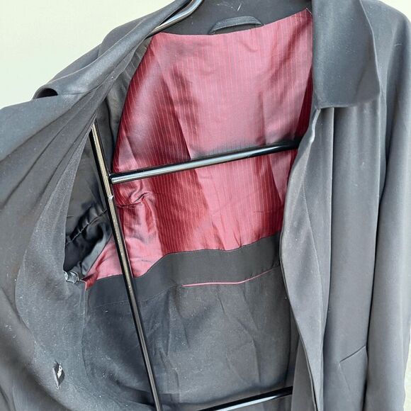 Timeless Bugatti Microtine Overcoat with Burgundy Lining - Elegant and Versatile - Picture 3 of 7